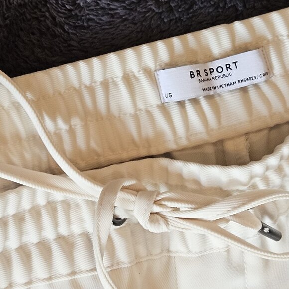 BR SPORT, Cream coloured wide leg performance cargo pant - Picture 15 of 15